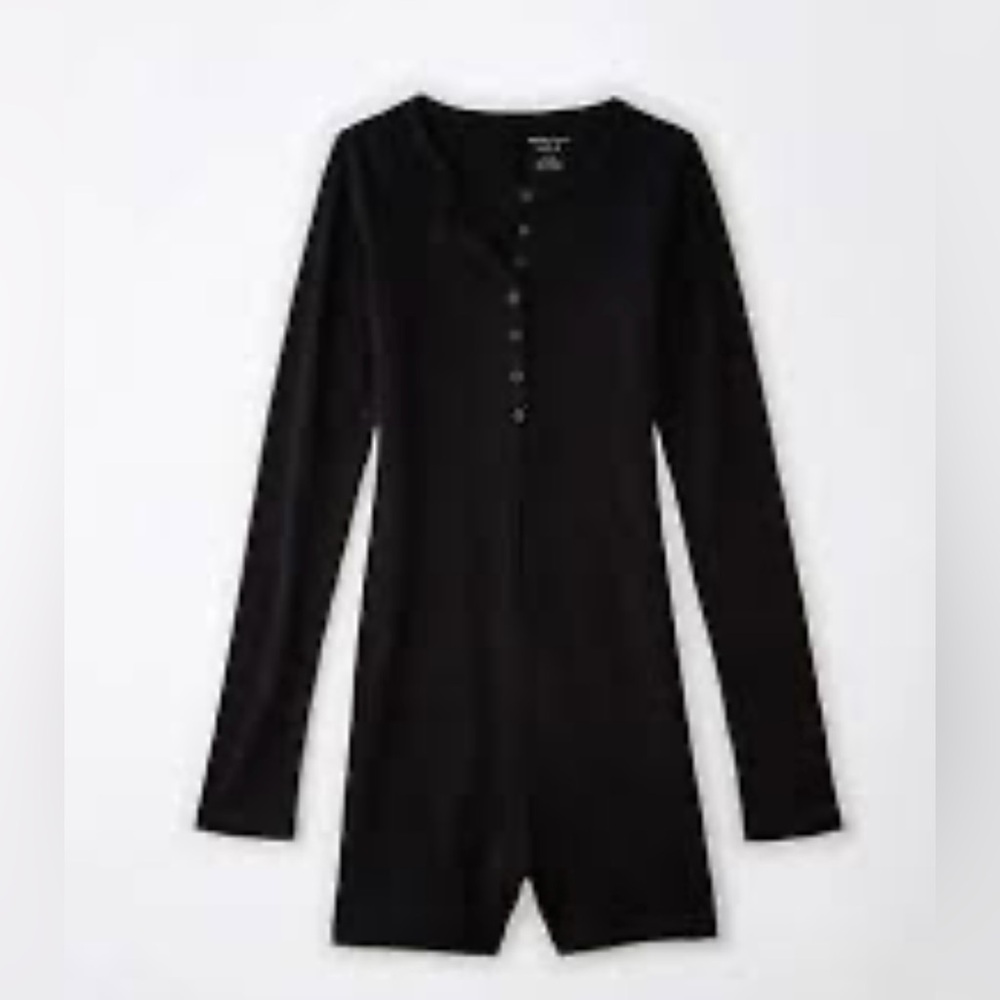 American Eagle Long-Sleeve Henley Lounge Romper Black Size L